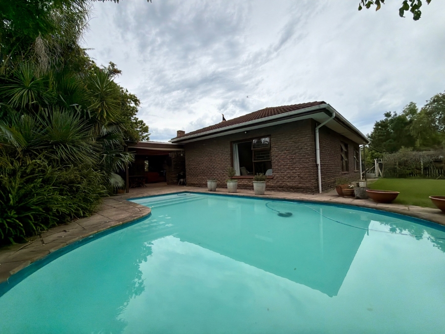 4 Bedroom Property for Sale in Loerie Park Western Cape